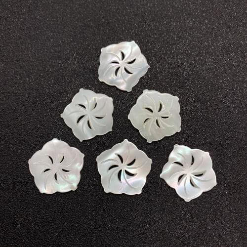 Natural Shell Pendant 18mm White Shell Beads Mother Shell Pearl Carved Flower DIY Handmade Fashion Necklace Earring Accessories