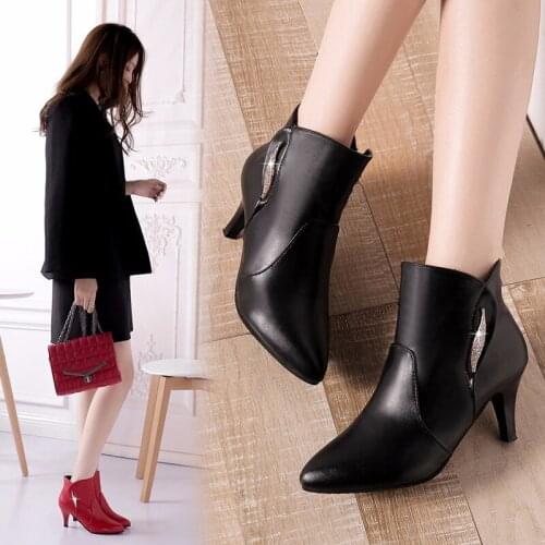 2019 Boots Childrens Autumn and Winter Thick with Pointed Booties New Wild Plus Velvet High Heel Womens Boots