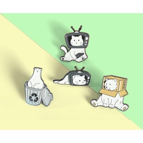 Lovely Polar Bear Enamel Lapel Pins White Cats TV Brooches Backpack Badge Gifts for People Who Love Cute Animals Custom Jewelry