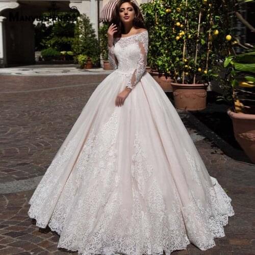 Custom Made Embroidery Appliques Tulle Boat Neck Bridal Ball Gown Luxury Off the Shoulder Full Sleeve Button Back Wedding Dress