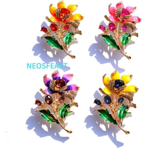 Classic Jewelry Mix Color Rhinestone Flower Vintage Brooch for Women Enameled Lily Pin Brooch Ladies Dress Garments Accessories