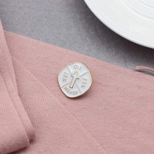 Cute Gold And White Word Mark Brooches Gift For Childern And Girl Printed With "YES NO MAYBE IDK" Personality Common Days Pins