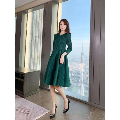 HOT SELLING Miyake fashion fold o-neck solid dress with three quarter bud dress IN STOCK