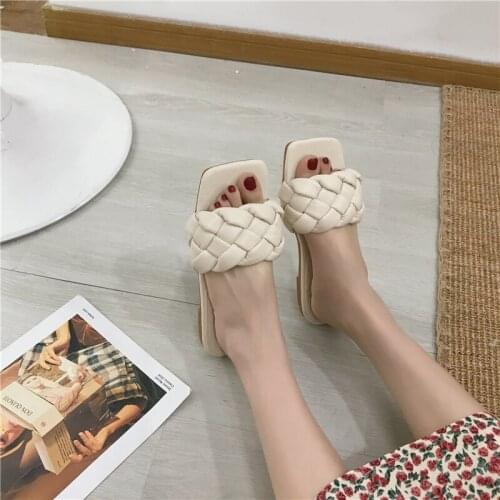 Womens Slippers Fashion Ladies Flat Slides Outdoor Casual Slippers PU Leather Female Beach Shoe Women Flip Flops Weaving Summer
