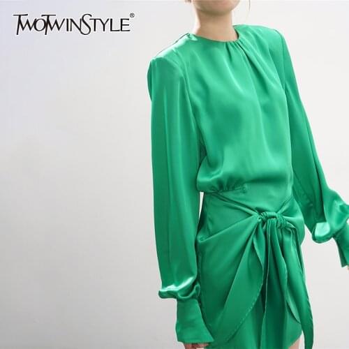 TWOTWINSTYLE Green Casual Loose Dress For Women Round Collar Lantern Sleeve High Waist Irregular Hem Dresses Female Clothing New