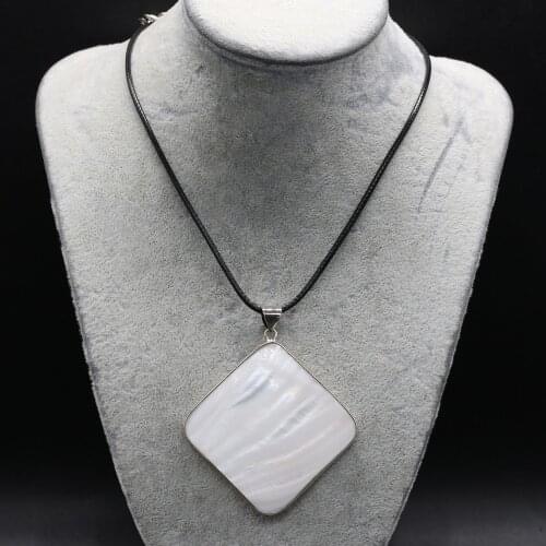 Natural Shell Pendant Necklace Rhombus Shape Mother of Pearl Pendant Necklace for Jewelry Necklace Exquisite Gift Length 55+5cm