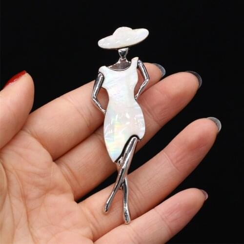 New Design Brooches Antique Silver Color Alloy Brooches for Women Designer Party Dress Coat Accessories Fashion Jewelry