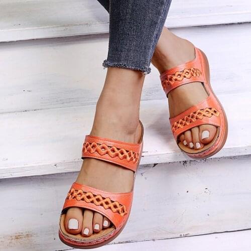 Women Beautiful Flat Slippers Fashion Leisure Beach Sandals (Size 35-43)