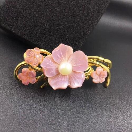 2018 New Casual Fashion sweet romantic exquisite luxury flower Womens Brooch clothing accessories