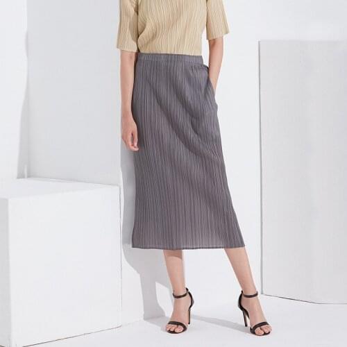 Issey Miyake Pleated Ladies Designer Skirt 2021 Summer Japanese Feminine Slim Comfortable Solid Color Straight Skirt