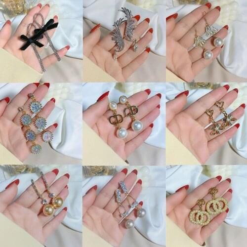 2021New Fashion Pearl Earrings Womens Wild Earrings Trend Elegant Exquisite Fashion Earrings Gril Party Wedding Jewelry