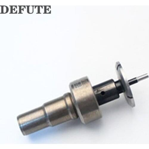 Diesel fuel common rail injector 614 controls the bonnet for the F00VC01504 manifold