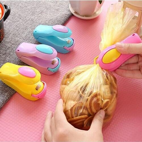 Household mini sealing machine portable snack plastic sealing machine travel manual extrusion sealing machine food sealer