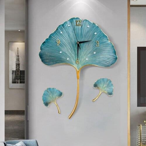 Ginkgo leaf living room wall clock fashionable clock creative wall hanging simple modern household light luxury decorative clock