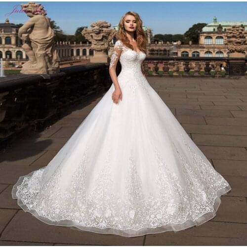 Julia Kui High-End V-Neck Long Sleeve Vintage Wedding Dresses A-Line Lace Appliques Beaded Court Train Wedding Dresses