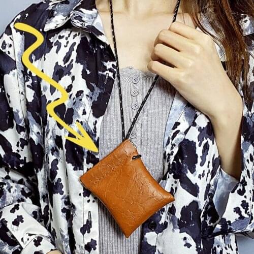 Retro Lanyard Mini Wallet Earphone Bag PU Coin Purse Key Coin Purse for Men and Women Carry on Storage Bag Money Leather Bag