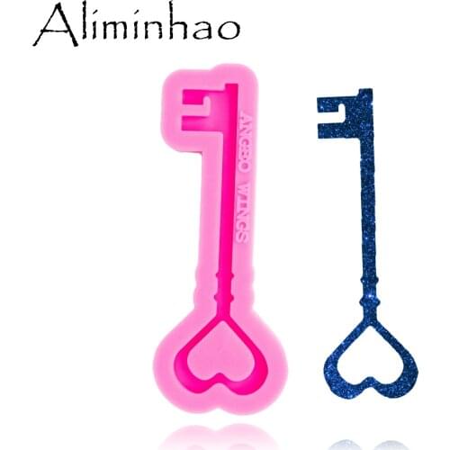 DY0344 Shiny Heart Key mold Silicone Molds DIY resin epoxy keychains Mould for jewelry Key ring pendant decoration