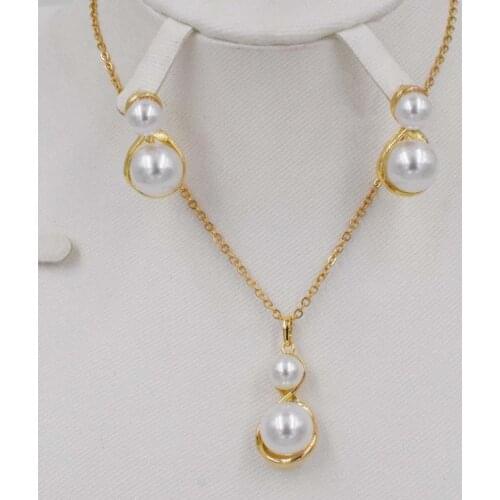 2020 NEW unique gold necklace collocation fashion circular pendant earrings jewelry for women in Dubai