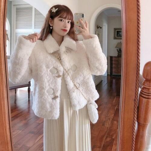 2021 Winter White Faux Fur Coats Women Elegant Thick Warm Soft Furry Jacket Female Korean Style Horn Button Outwear Clothes New
