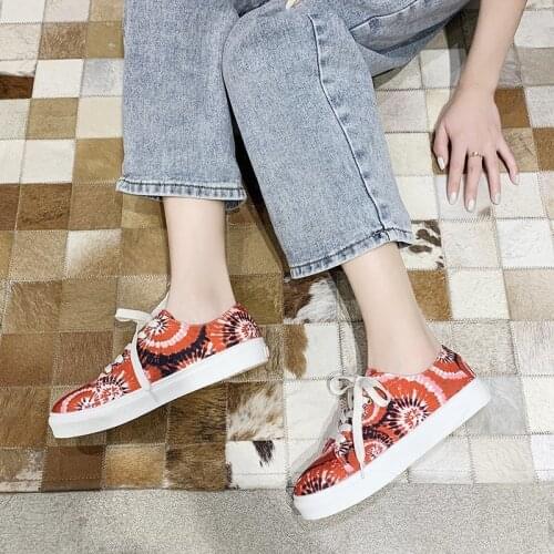 2021 Spring and Autumn New European and Beautiful Style New Color Large Size Single Shoes Fashion Flat Casual Sports Shoes Women