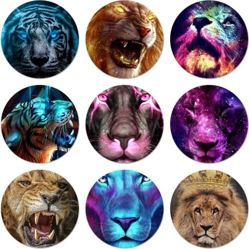 The lion and tiger Icons Pins Badge Decoration Brooches Metal Badges For Backpack Decoration