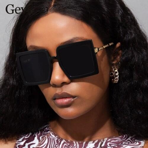 Retro Square Womens Black Sunglasses Fashion Oversized Luxury Brand Designer Sunglasses Female Vintage Eyewear Oculos UV400