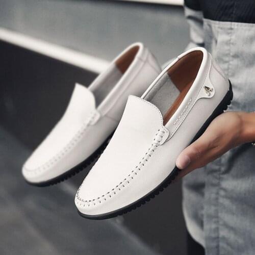 2019 men shoes Spring Breathable Moccasins Mens Driving Shoes for man Slip On Loafers Leather Casual Shoes white Big Size 37-47