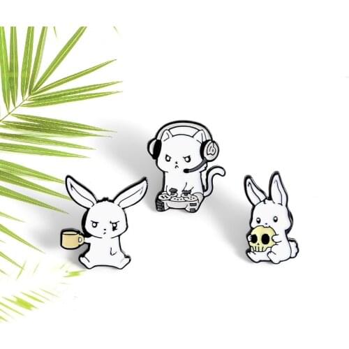 Cute Cartoon Rabbit Brooch Rabbit Playing Game Skull Coffee Badge Student Rabbit Skull Brooch Animal Wearing Earphone Brooch