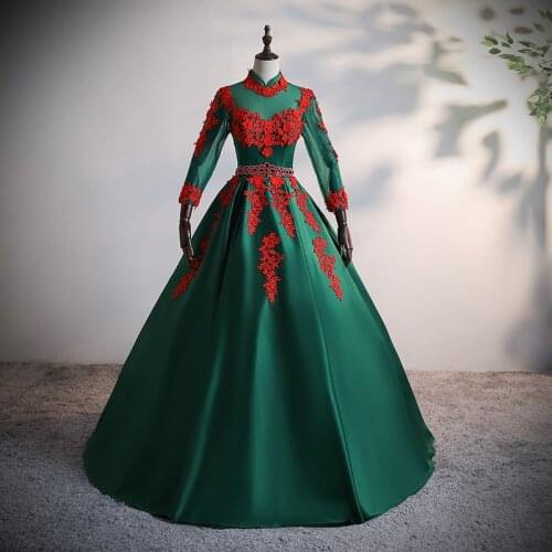 Luxury green embroidery red long sleeve ball gown opera medieval Renaissance Victoria dress ball gown
