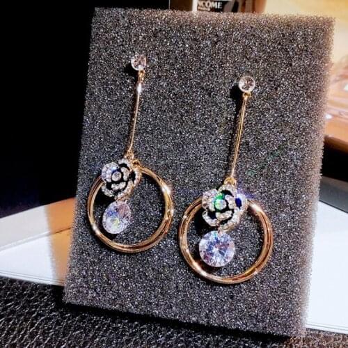 Camellia Crystal Pendant Earrings Fashion Round Hollow Flower Shiny Rhinestone Rose Luxury Design Long Earrings Womens Gift