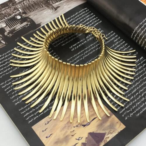 Indian Bending Alloy Torques Statement Choker Necklace Women Exaggerated Bib Collar Necklace Maxi Jewelry UKMOC