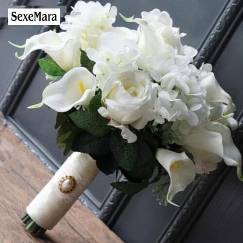 White rose calla hydrangea wedding photo selfie wedding wedding bride holding bouquet
