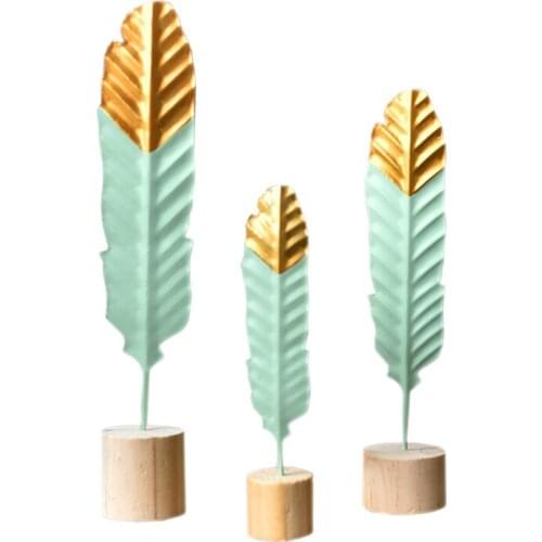 Art Iron Figurines Miniatures Feather Gift Desk Creative Figurines Miniatures Handmade Decoracion Home Decor DG50FM