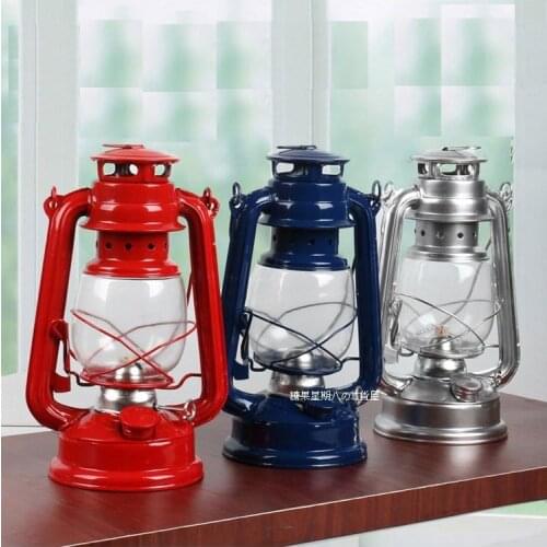 Nostalgic Classic Kerosene Lamp Vintage Lantern Paraffin Lamp Wild Emergency Light for Camp 19cm in Height