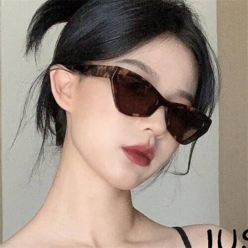 Seemfly Retro Style Cat Eye Sunglasses anti-UV sunglasses Hot girls cool Eyewear Glasses Frame Flat Mirror For Female Fashion