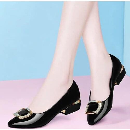 Soft leather shoes womens 2021 new four seasons versatile medium heel single shoes thick heel shallow mouth womens shoes