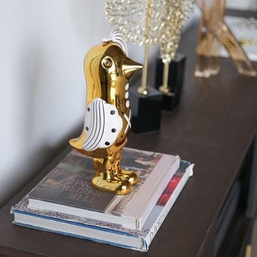 Modern Plating Golden Salute Penguin Figurines Resin Craft Hotel New House Home Desk Decor Furnishing Articles Room Accessories