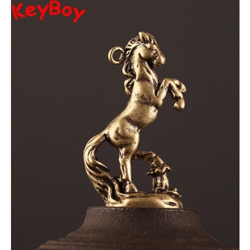 Antique Brass Standing Horse Keychain Pendant Trinket Vintage Copper Zodiac Horse Key Chain Ring Hanging Jewelry Desk Decoration