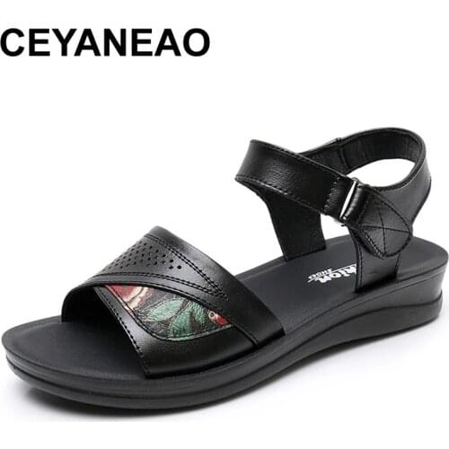 CEYANEAO summer new fashion Woman sandals mother large size Flat leather Sandals slip comfort elderly Soft bottom sandals