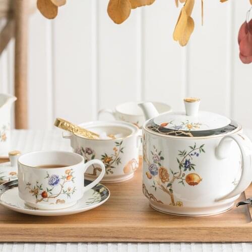 Creative Golden Coffee Cup And Saucer Set Teapot Unique Flower Painted White Bone China Teacups Xicara Porcelain Dinnerware E5