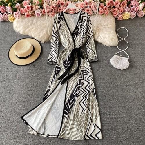 Womens Spring Summer Runway Fashion Casual Loose Geometric Print Dress Female Travel Chic Sunscreen Beach Dress TB490