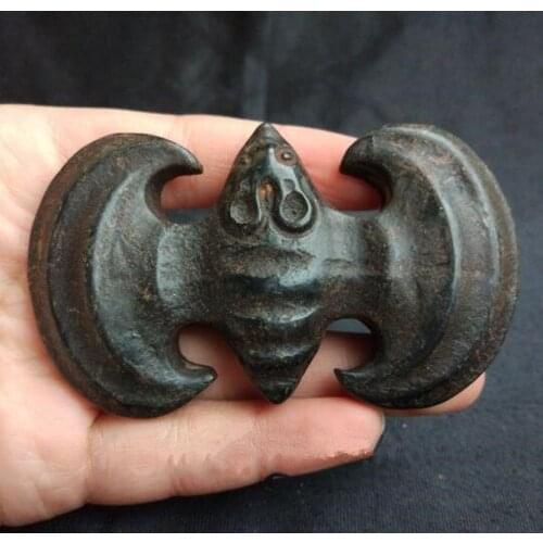China Hongshan Jade Culture Archaize Absorbable Magnetic Black Iron Meteorite Sculpture Bat Statue