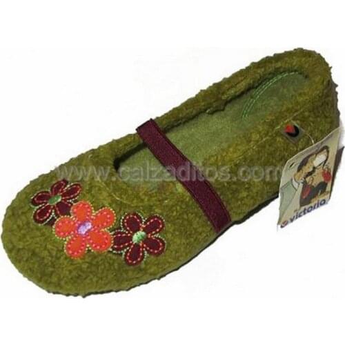 Slippers at home in pistachio green for girl of Victoria