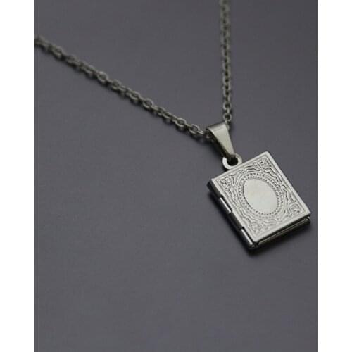 1pc Tiny Engraved Square Photo Frame Pendant Geometric Charms Floating Locket Necklaces Women Kids Fashion Memorial Jewelry