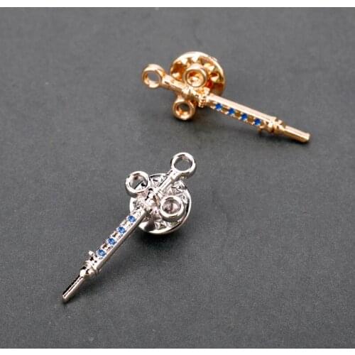 MQCHUN Creative Design Syringe Crystal Medical Jewelry Brooches Pin Gift for Doctor/Nurse/MD/Medical Student Chemistry Brooch