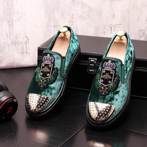 Fashion New Men Velvet Embroidery Design Metal Plate Casual Shoes Flats Male Designer Sports Sneakers Loafers Zapatos Hombre