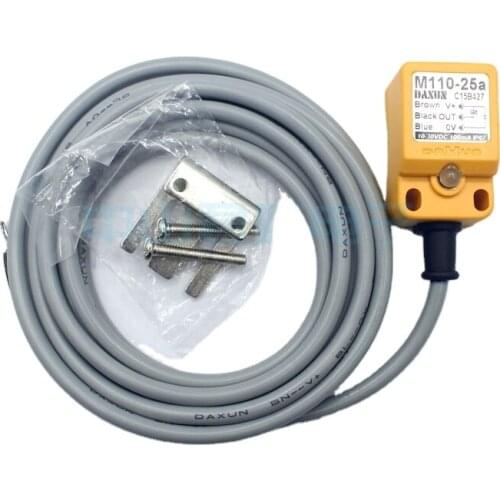 M110-25Asquare inductive proximity switch M110-25B M110-30A M110-30B three-wire DC24V sensor with bracket new and original