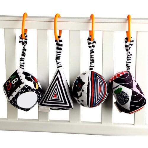 High Contrast Shapes Sets Baby Toys Black And White Stroller Toy Newborn Bells Travel Stroller Soft Plush Rattle Toy Accessories