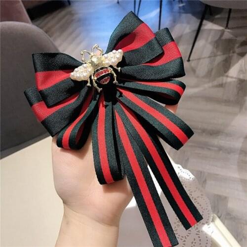 New Striped Ribbon Bow Lace Pearls Animal Brooch for Women Honeybee Collar Flower Lapel Pin Clothes Accessories for Lady Gifts
