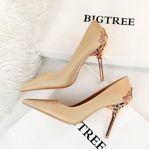 Metal Carved Thin Heel High Heels Pumps Women Shoes 2020 Sexy Pointed Toe Ladies Shoes Fashion Candy Colors Wedding Shoes Woman